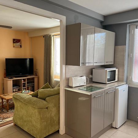 Apartamento Gite Du St Martin Oradour-Fanais Exterior foto